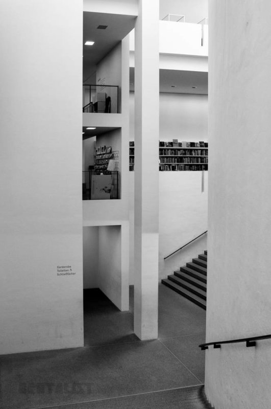 Treppenhaus, Pinakothek der Moderne