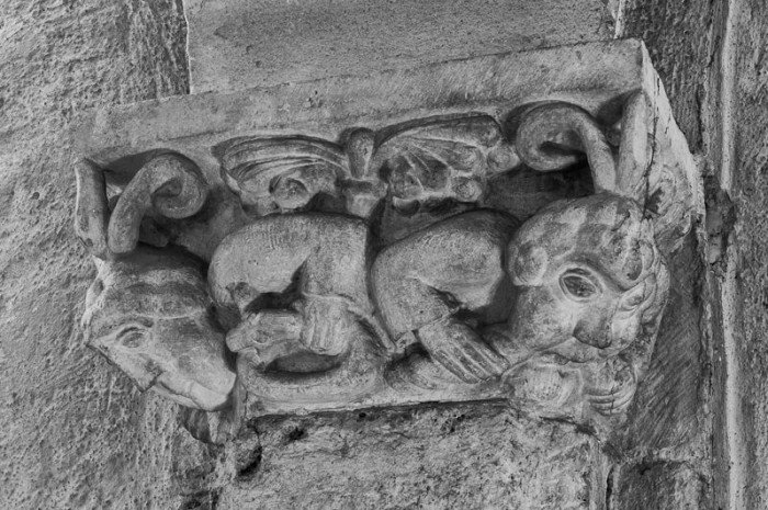 Detail-Kapitell-Krypta-Dom-Freising
