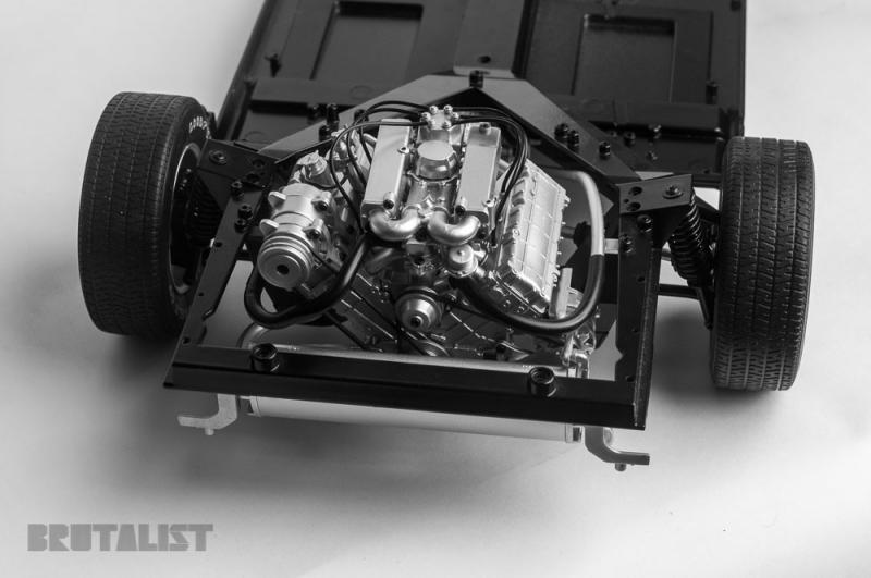 DeLorean - eingebauter Motorblock
